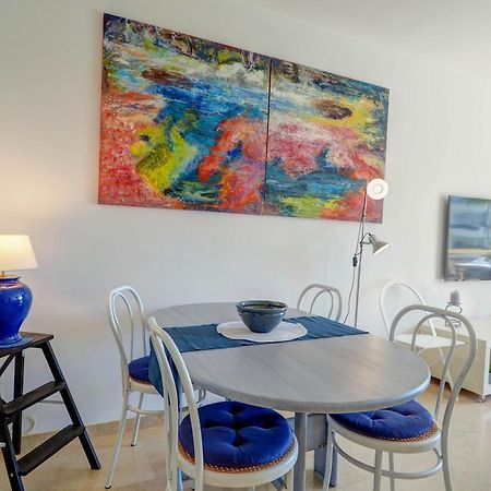 Mediterraneo Seaview Apartment By Hello Homes Σίτζες Εξωτερικό φωτογραφία