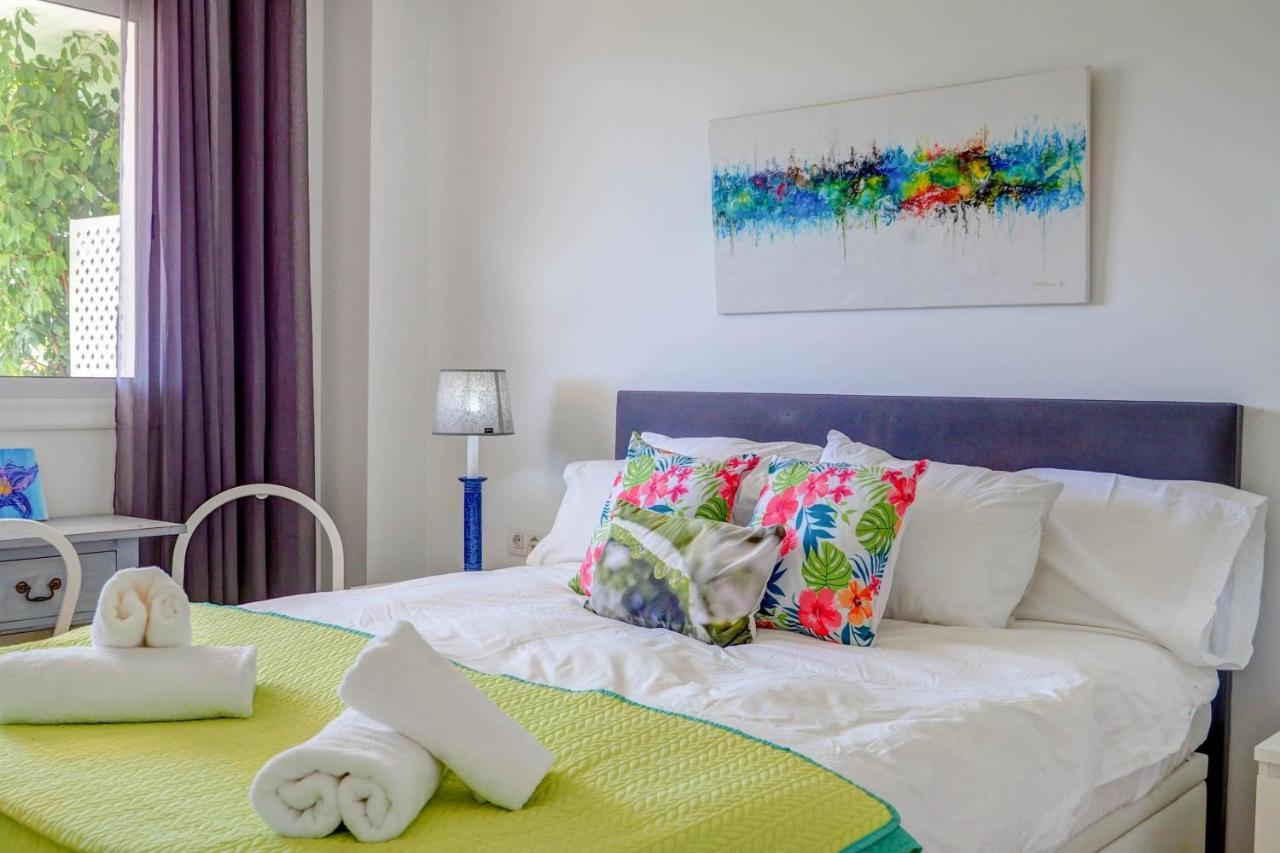 Mediterraneo Seaview Apartment By Hello Homes Σίτζες Εξωτερικό φωτογραφία