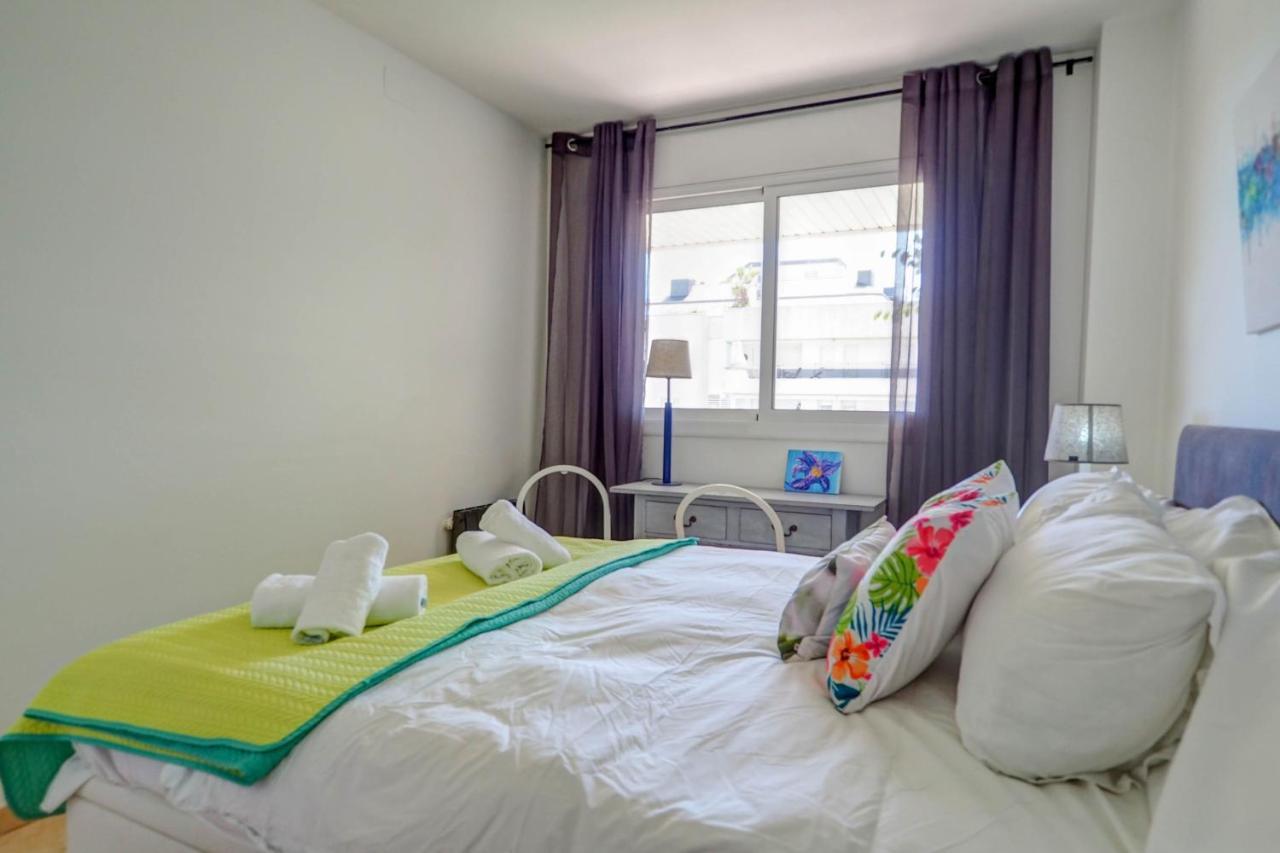 Mediterraneo Seaview Apartment By Hello Homes Σίτζες Εξωτερικό φωτογραφία