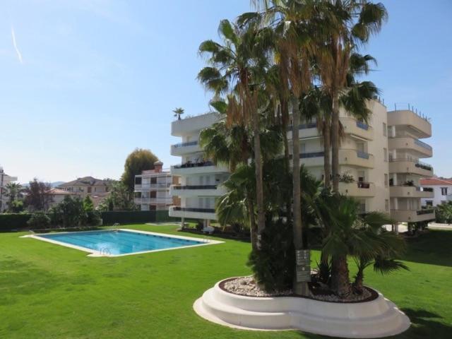 Mediterraneo Seaview Apartment By Hello Homes Σίτζες Εξωτερικό φωτογραφία