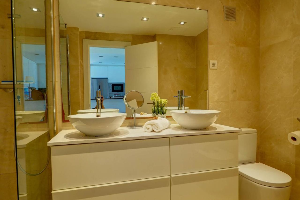 Mediterraneo Seaview Apartment By Hello Homes Σίτζες Εξωτερικό φωτογραφία