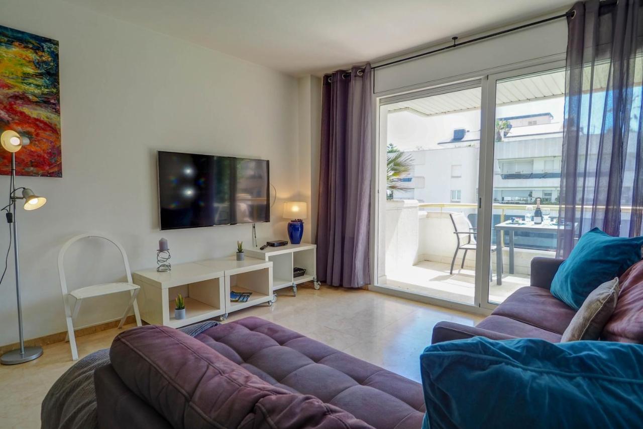 Mediterraneo Seaview Apartment By Hello Homes Σίτζες Εξωτερικό φωτογραφία
